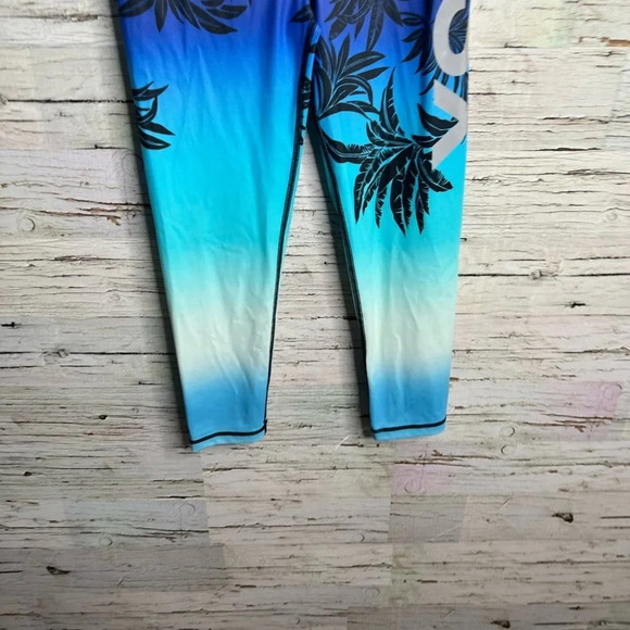 Victoria’s Secret sport blue palm tree VSX athletic leggings  size small - Picture 2 of 9
